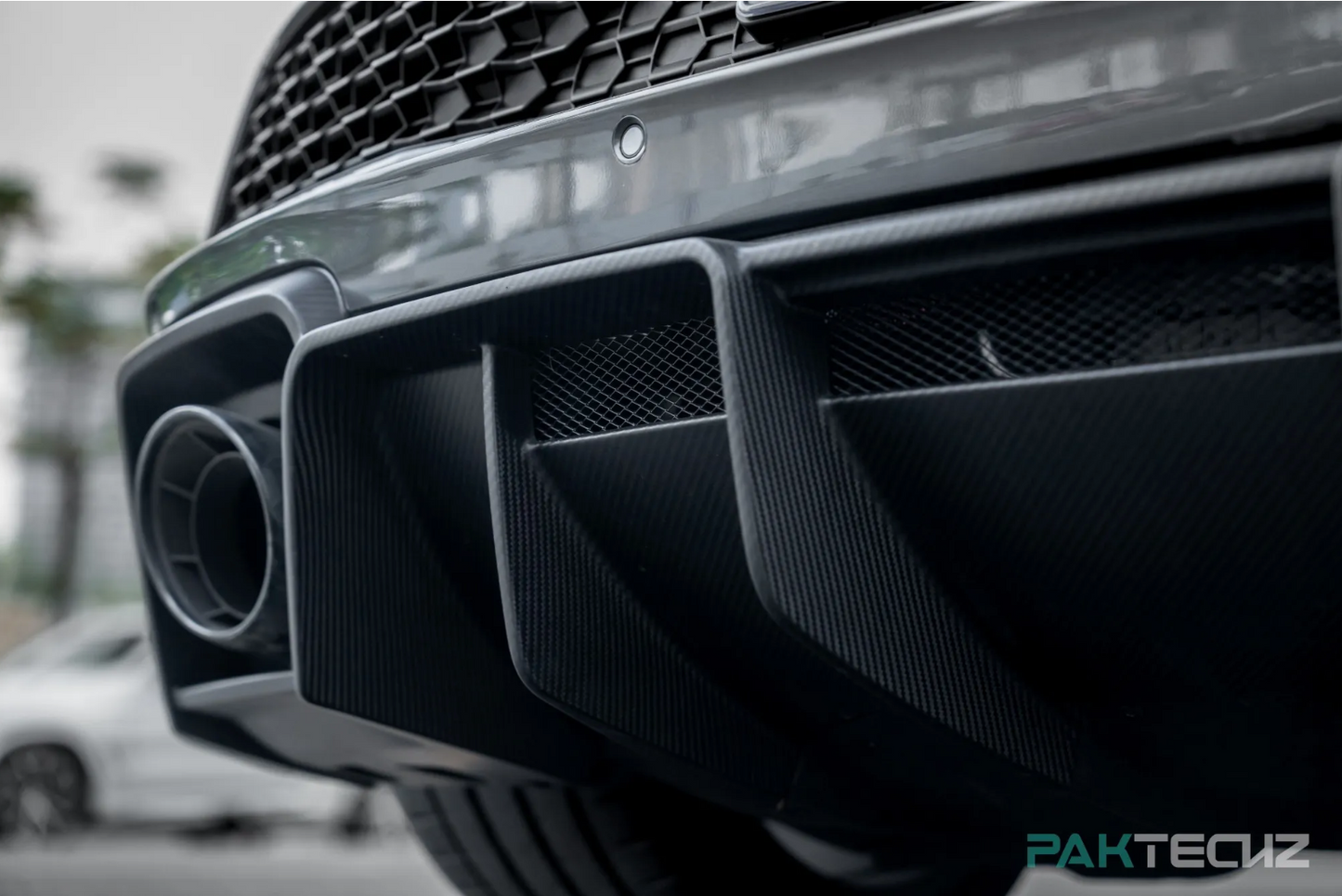 PAKTECHZ - AUDI R8 DRY CARBON FIBRE REAR DIFFUSER